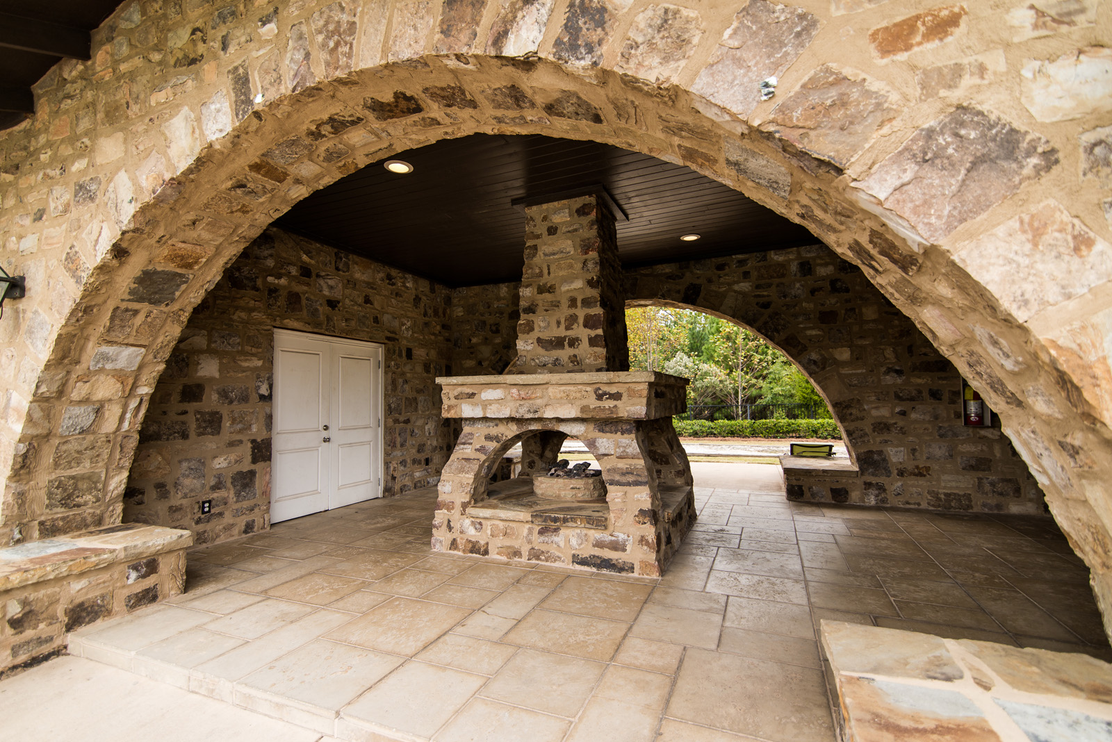 Outdoor fireplace